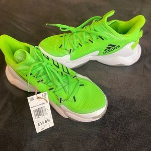 Patrick Mahomes adidas shoes.